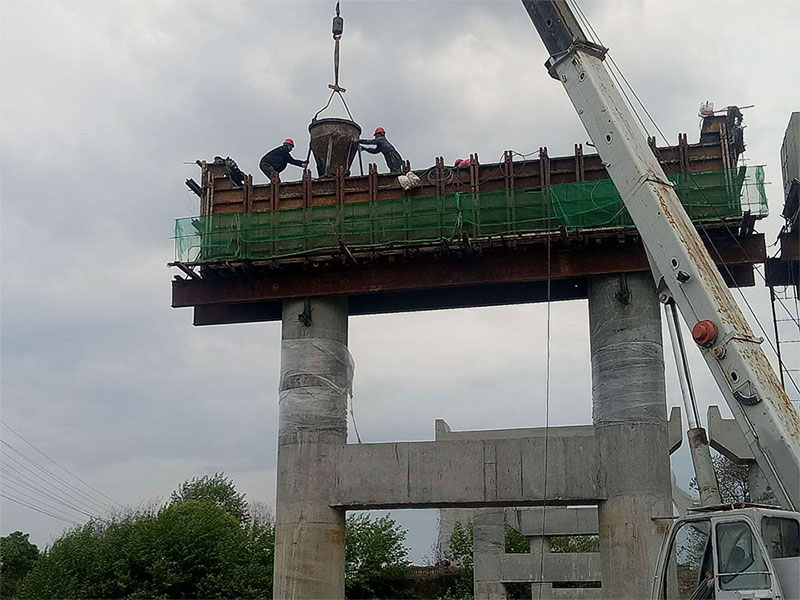 铅山县凤来大桥重建工程盖梁施工
